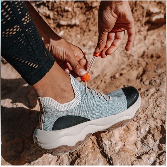 UIN Women's Walking Travel Shoes  Comfort Hiking Sneaker (Silver - Cazorla) - Picture 3 of 10